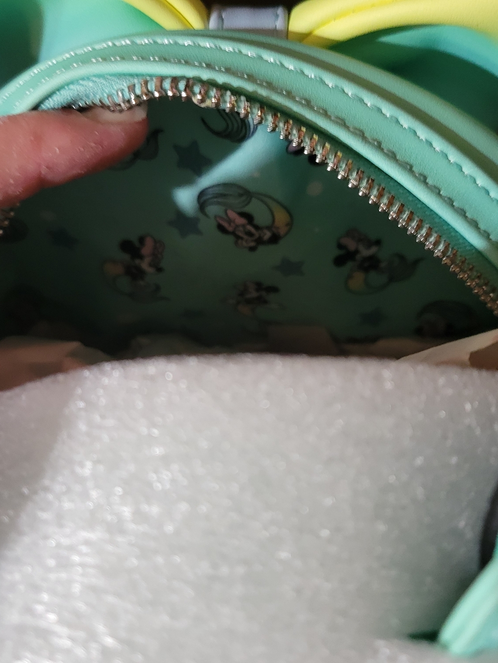 Price Is Firm. Loungefly Minnie Mouse ombre mermaid pastel mini backpack. Nwt - Picture 11 of 11
